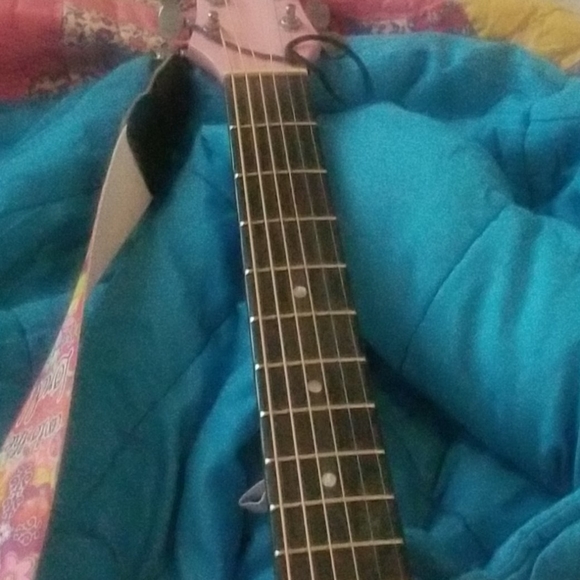 Gutair pink - Picture 3 of 4